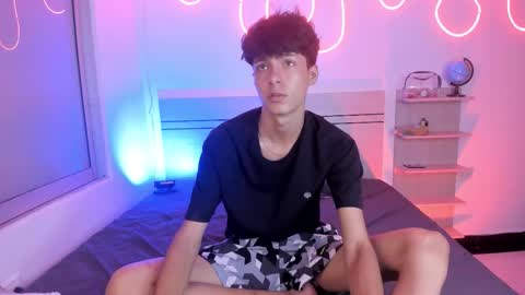 Luccas Ferreira online show from November 2025 07:57:02 PM