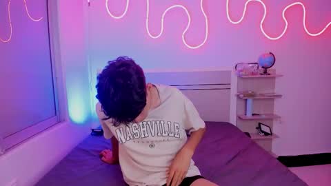 Luccas Ferreira online show from November 2025 07:07:02 PM