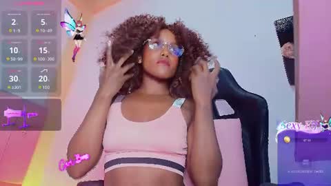 lucia01m online show from June 2026 07:05:01 PM