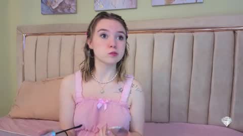 Snapshot of lucia_copper chatting on October 2025 12:07:02 PM lucia_copper online show from October 2025 12:07:02 PM