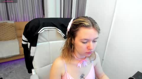 Snapshot of lucia_copper chatting on November 2025 12:49:01 PM lucia_copper online show from November 2025 12:49:01 PM