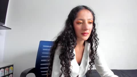 Lucia online show from September 2025 08:35:02 PM