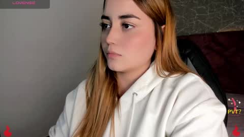 Snapshot of lucia_star_ chatting on January 2025 10:52:01 PM lucia star online show from January 2025 10:52:01 PM