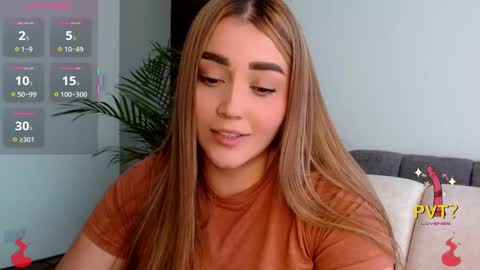 lucia star  online show from October 2025 09:05:02 PM