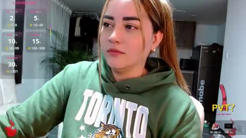 lucia star  online show from November 2025 01:15:01 AM