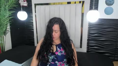 Lucia Vonne online show from January 2025 11:21:02 AM