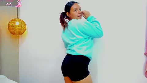 Snapshot of lucia_watson_ chatting on September 2025 01:00:01 PM LUCIA online show from September 2025 01:00:01 PM