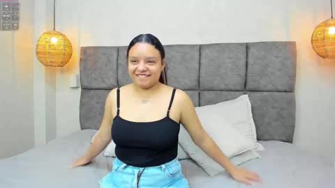 Snapshot of lucia_watson_ chatting on September 2025 12:06:01 PM LUCIA online show from September 2025 12:06:01 PM