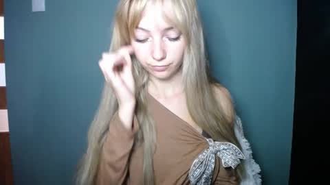 Lucy online show from September 2025 07:34:02 AM