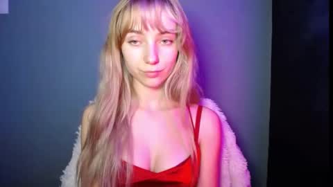 Lucy online show from December 2025 08:18:02 PM