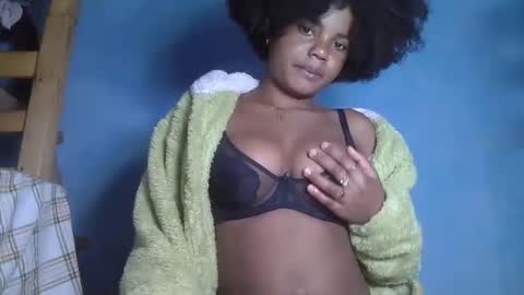 luciana012 online show from September 2025 07:39:01 PM