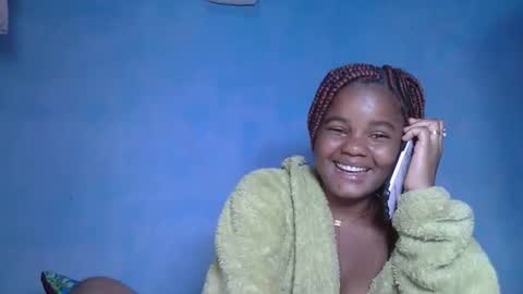 luciana012 online show from October 2025 06:37:01 PM