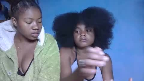 luciana012 online show from October 2025 05:11:02 PM