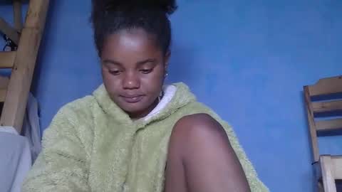 luciana012 online show from October 2025 06:00:02 AM