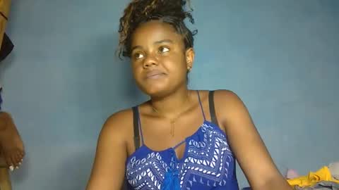 luciana012 online show from October 2025 12:03:01 PM