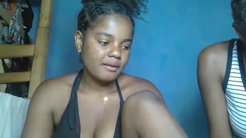 luciana012 online show from October 2025 04:17:01 PM