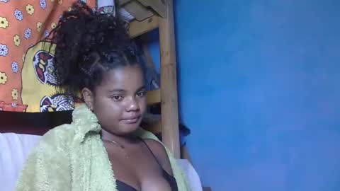 luciana012 online show from October 2025 07:03:01 PM