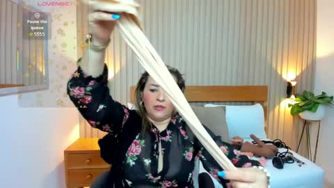 Snapshot of luciana_ballesteros chatting on May 2026 12:23:02 PM Luciana online show from May 2026 12:23:02 PM