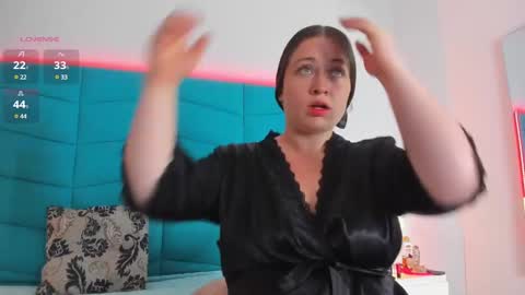 Snapshot of luciana_brown_ chatting on February 2025 12:06:01 AM luciana_brown_ online show from February 2025 12:06:01 AM