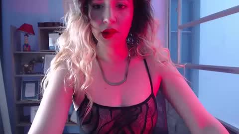 Snapshot of luciana_evaans chatting on December 2024 02:02:01 PM Luciana Evans online show from December 2024 02:02:01 PM
