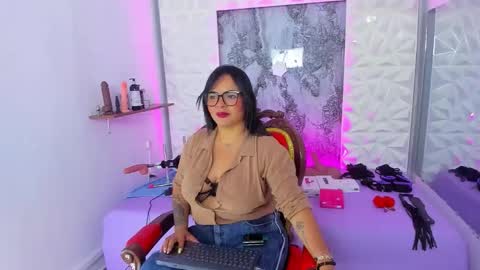 luciana_ramirez__ online show from December 2025 06:02:01 PM