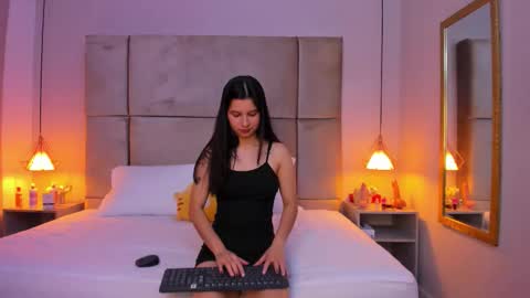 Luci  online show from September 2025 12:43:02 PM