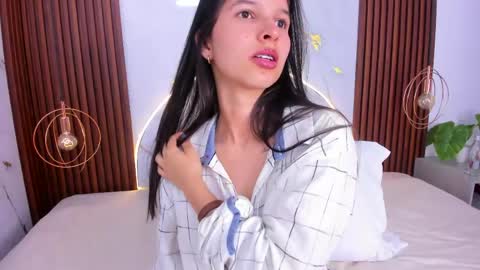 Luci  online show from April 2026 08:15:01 PM