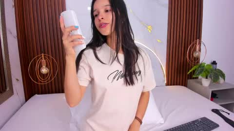 Luci  online show from May 2026 08:03:02 PM