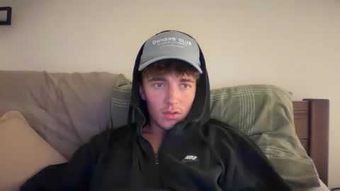 Lucian online show from November 2025 11:04:02 PM