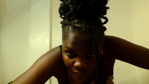 luciaresa online show from July 2026 06:02:02 PM