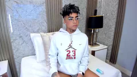  lucia wallace  online show from March 2026 10:59:02 PM