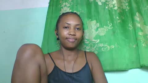 lucie196645 online show from April 2026 04:48:01 PM