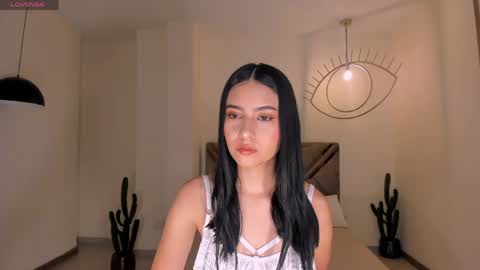 Lucie Martin online show from April 2026 07:50:02 PM