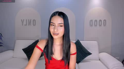 Lucie Martin online show from April 2026 08:40:02 PM