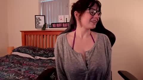 Snapshot of luciewintersuk chatting on January 2025 09:04:02 AM Lucie Winters online show from January 2025 09:04:02 AM