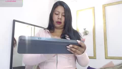 Snapshot of lucigh_ chatting on October 2025 07:33:02 PM Luci online show from October 2025 07:33:02 PM