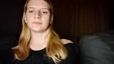 Monika online show from October 2025 09:04:02 PM