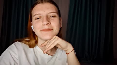 Monika online show from October 2025 08:54:02 PM