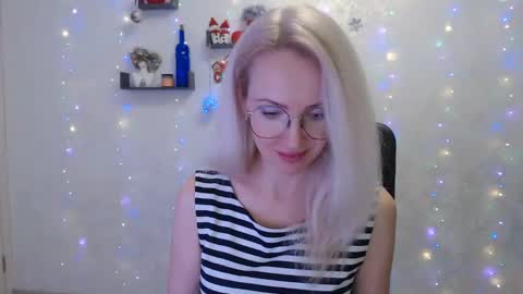 Snapshot of luckcristal chatting on January 2025 05:59:01 PM Arina online show from January 2025 05:59:01 PM