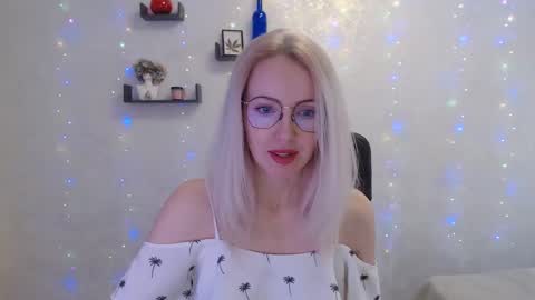 Snapshot of luckcristal chatting on February 2025 01:11:01 PM Arina online show from February 2025 01:11:01 PM