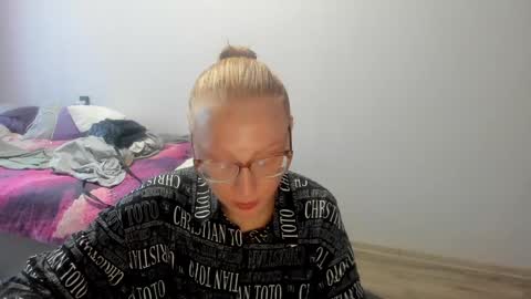 Snapshot of lucky_licky20 chatting on December 2024 03:56:02 AM lucky_licky20 online show from December 2024 03:56:02 AM