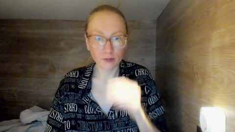 Snapshot of lucky_licky20 chatting on January 2025 04:07:01 AM lucky_licky20 online show from January 2025 04:07:01 AM