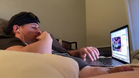 luckyboy877 online show from January 2026 09:52:01 PM