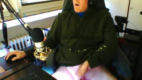 Snapshot of luckyfreak1 chatting on March 2026 04:40:01 PM call me Stefan online show from March 2026 04:40:01 PM