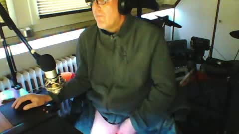        call me  Stefan online show from April 2026 07:00:01 AM