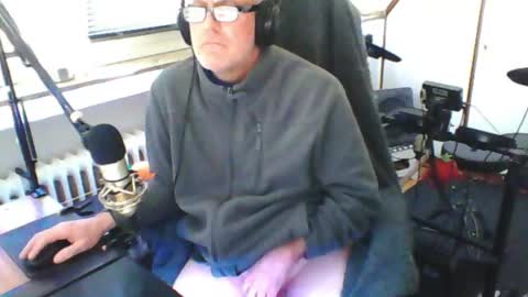        call me  Stefan online show from April 2026 01:41:02 PM