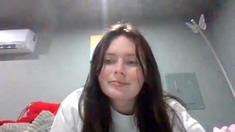 luckygirl96 online show from October 2025 12:19:01 AM