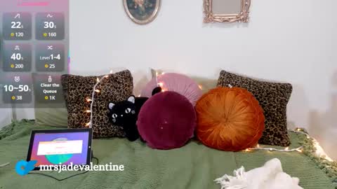 Snapshot of luckyjadestone chatting on October 2025 01:09:01 AM Jade online show from October 2025 01:09:01 AM