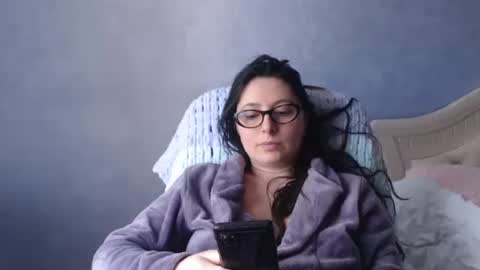 luckylinda23 online show from April 2026 08:24:01 AM