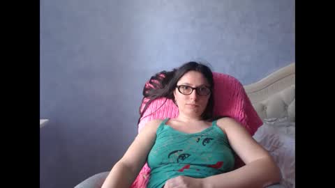 luckylinda23 online show from June 2026 11:21:01 AM